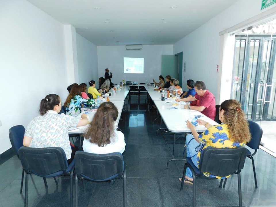 Conferencia y Firma del Libro en el Colegio Dental Potosino